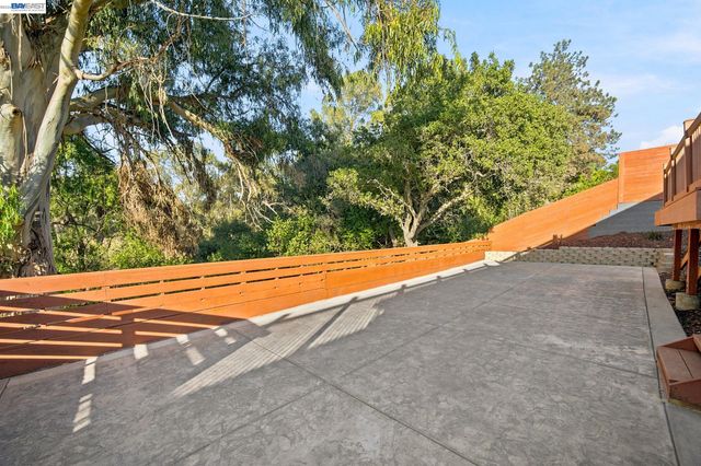 2500 Lancaster Ct, Hayward, CA 94542