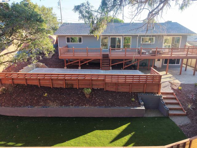 2500 Lancaster Ct, Hayward, CA 94542
