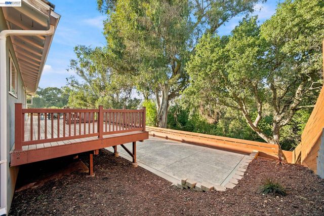 2500 Lancaster Ct, Hayward, CA 94542