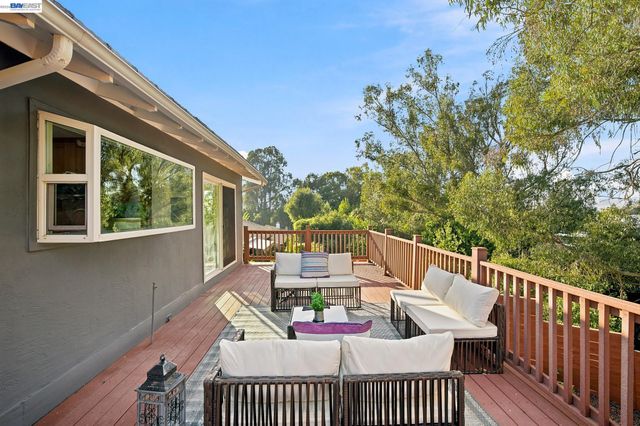2500 Lancaster Ct, Hayward, CA 94542