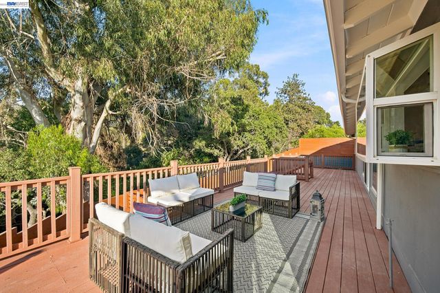 2500 Lancaster Ct, Hayward, CA 94542