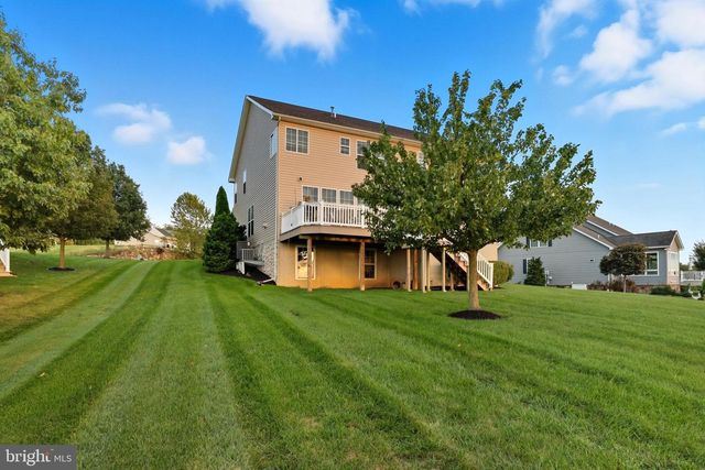 1404 CREST WAY, York, PA 17403