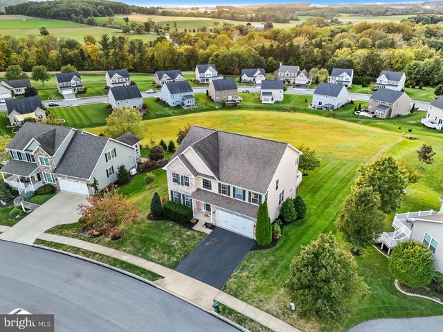 1404 CREST WAY, York, PA 17403