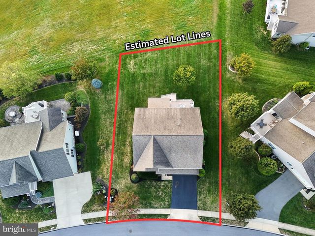 1404 CREST WAY, York, PA 17403