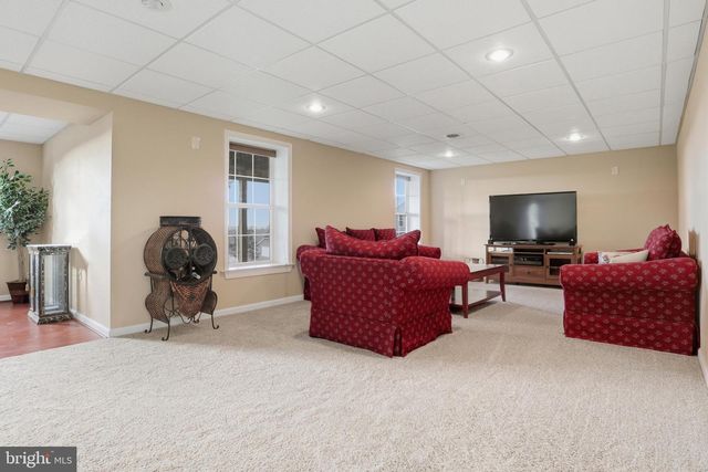 1404 CREST WAY, York, PA 17403