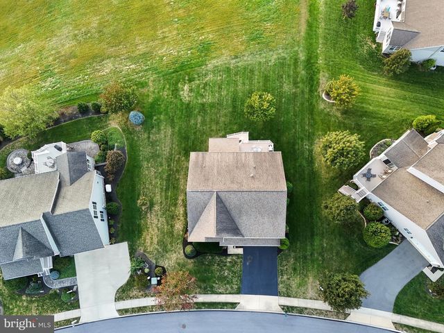 1404 CREST WAY, York, PA 17403