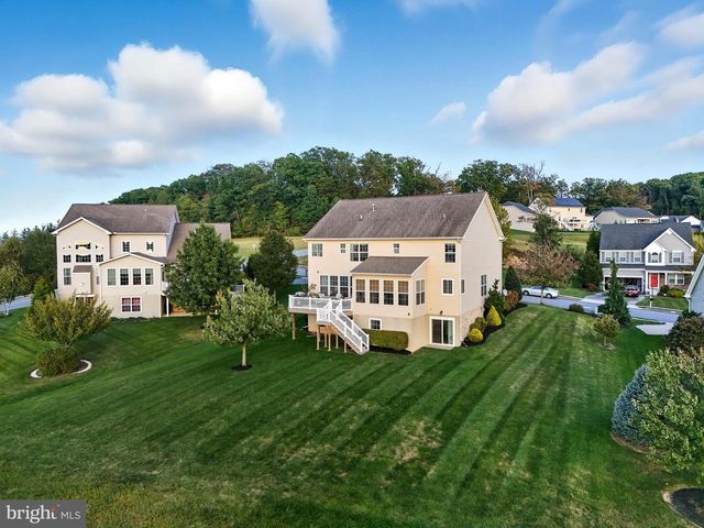 1404 CREST WAY, York, PA 17403