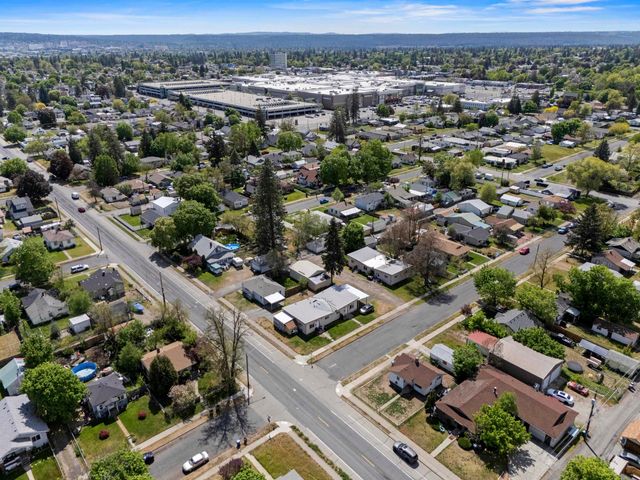 420 E Sanson Ave, Spokane, WA 99207