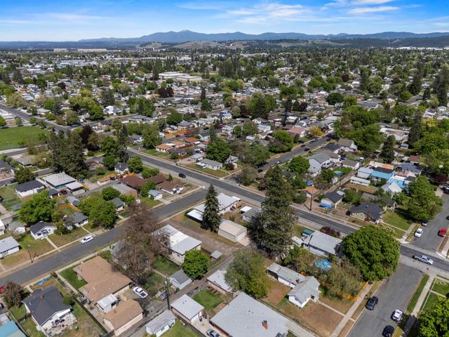 420 E Sanson Ave, Spokane, WA 99207