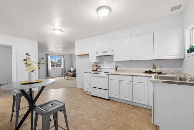 420 E Sanson Ave, Spokane, WA 99207