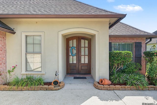 8293 Quiet Creek Dr, Denham Springs, LA 70726
