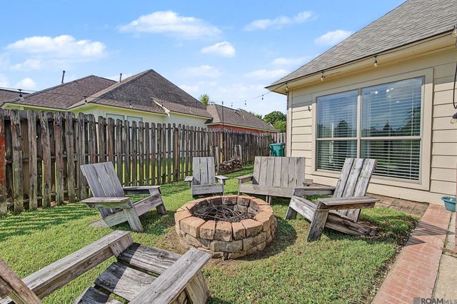 8293 Quiet Creek Dr, Denham Springs, LA 70726