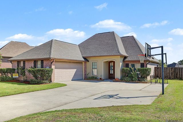 8293 Quiet Creek Dr, Denham Springs, LA 70726