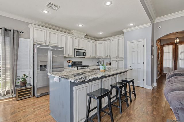8293 Quiet Creek Dr, Denham Springs, LA 70726