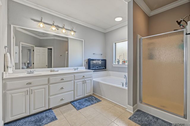 8293 Quiet Creek Dr, Denham Springs, LA 70726