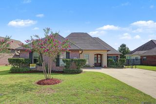 8293 Quiet Creek Dr, Denham Springs, LA 70726