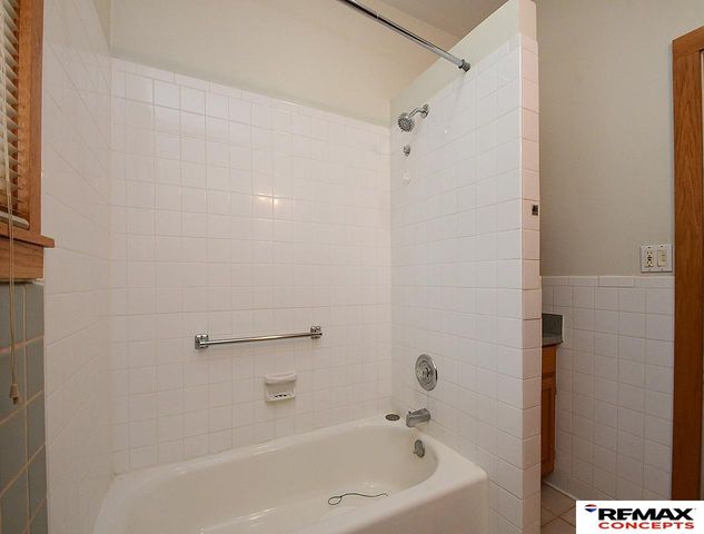 850 S 36th Street, Lincoln, NE 68510