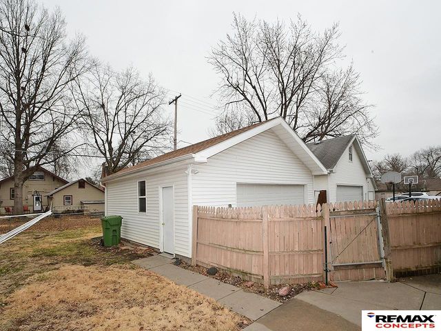 850 S 36th Street, Lincoln, NE 68510