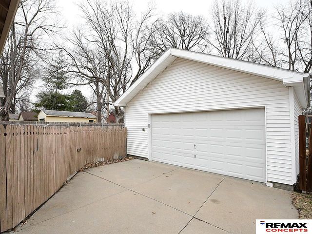 850 S 36th Street, Lincoln, NE 68510