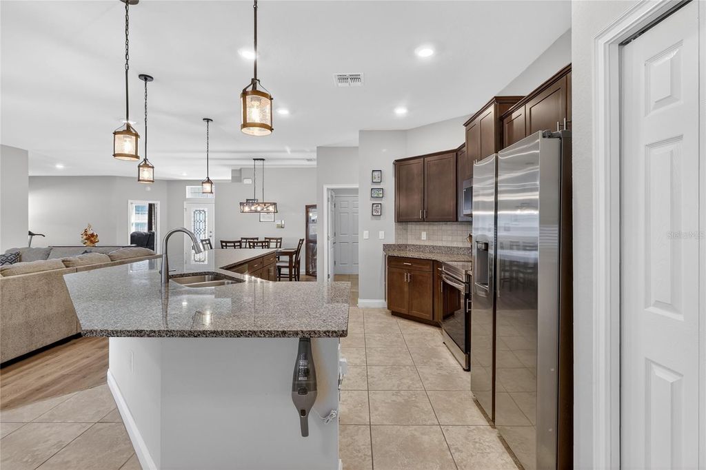 Image 12 of property listing at 6847 TREYMONT DRIVE, Lakeland, FL 33813