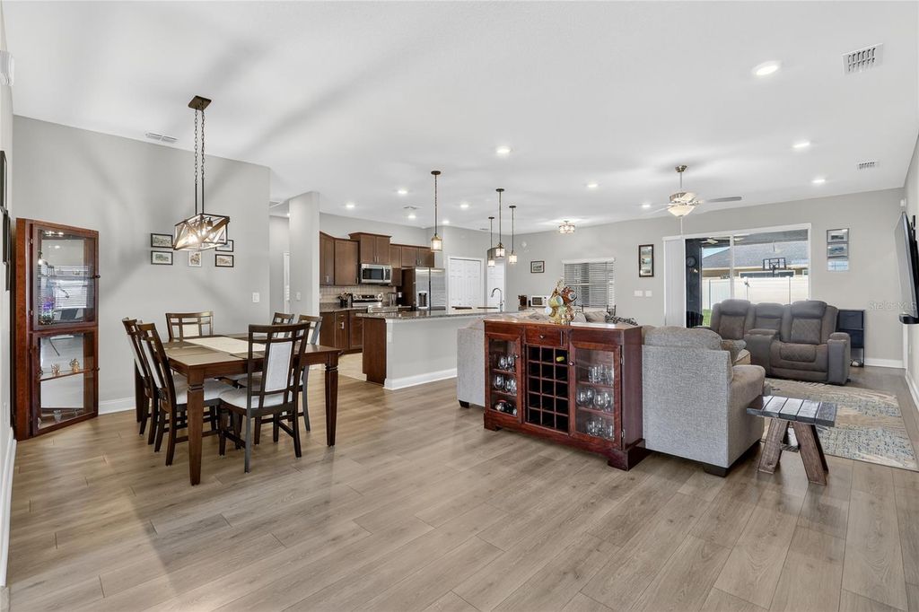 Image 16 of property listing at 6847 TREYMONT DRIVE, Lakeland, FL 33813