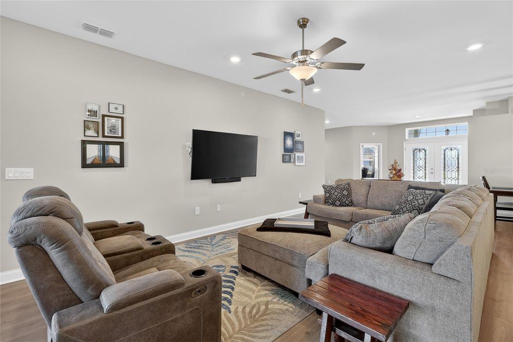 Image 18 of property listing at 6847 TREYMONT DRIVE, Lakeland, FL 33813