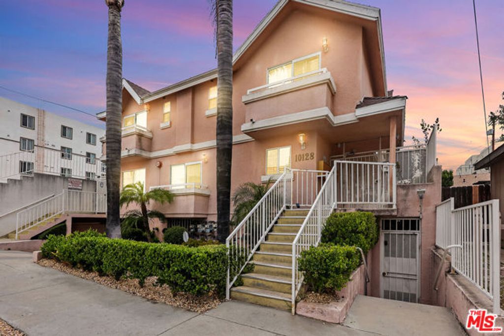 10128 Hillhaven Avenue 105, Tujunga (los Angeles), CA 91042