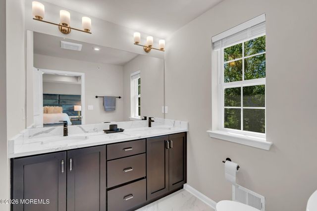 106 Arose Lane, Middletown, NJ 07748