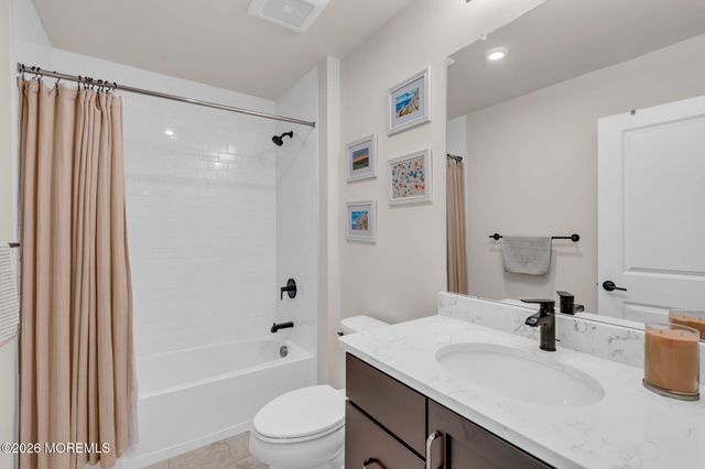 106 Arose Lane, Middletown, NJ 07748