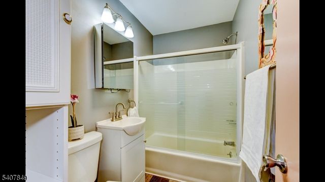 25 Wenonah Ave, Parsippany-troy Hills Twp., NJ 07034