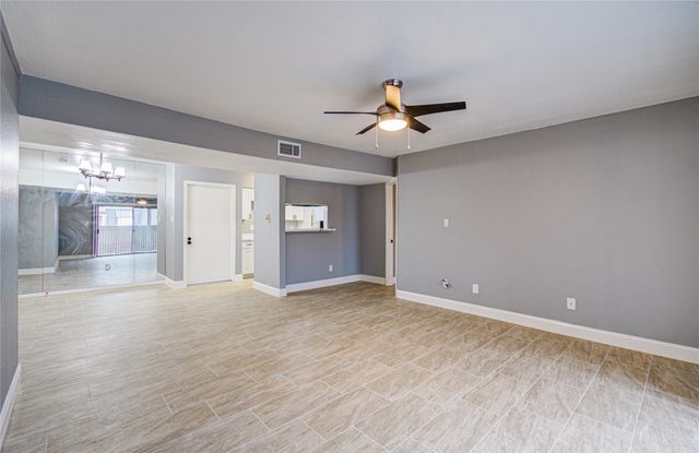 8421 Hearth Drive 31, Houston, TX 77054