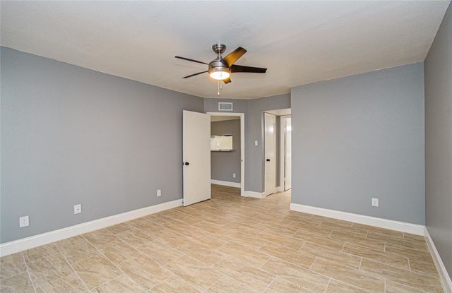 8421 Hearth Drive 31, Houston, TX 77054