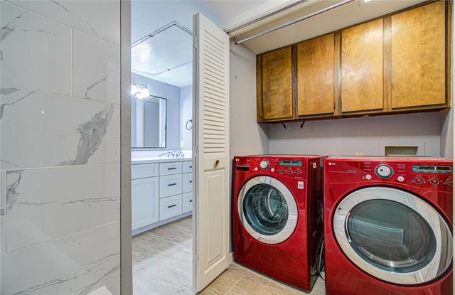 8421 Hearth Drive 31, Houston, TX 77054