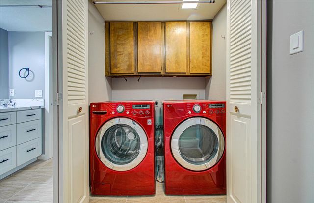 8421 Hearth Drive 31, Houston, TX 77054