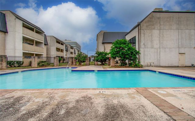 8421 Hearth Drive 31, Houston, TX 77054