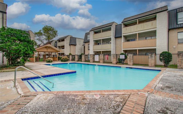 8421 Hearth Drive 31, Houston, TX 77054