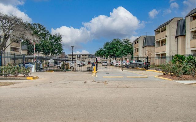 8421 Hearth Drive 31, Houston, TX 77054