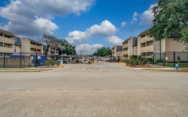 8421 Hearth Drive 31, Houston, TX 77054