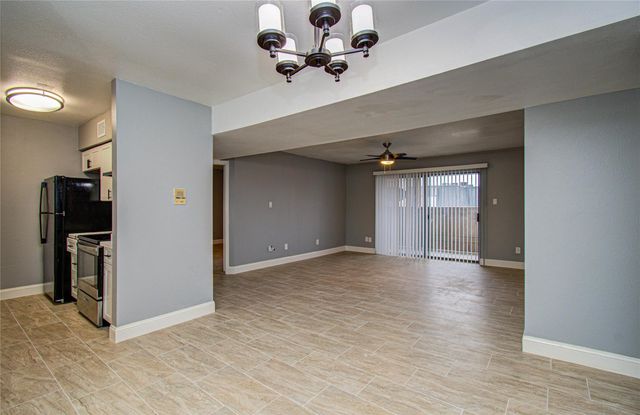 8421 Hearth Drive 31, Houston, TX 77054