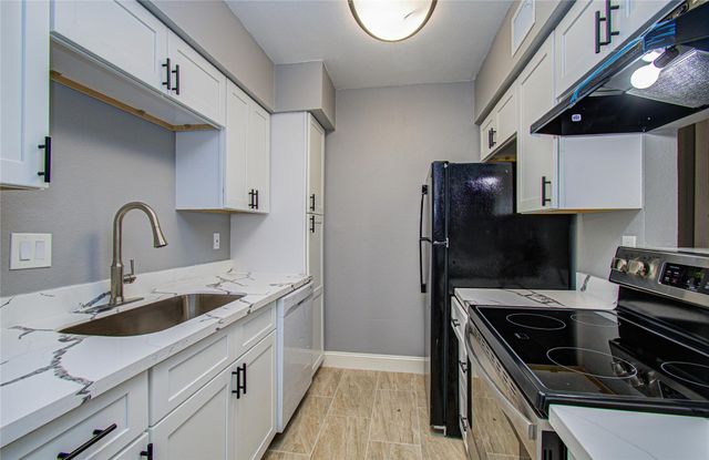 8421 Hearth Drive 31, Houston, TX 77054