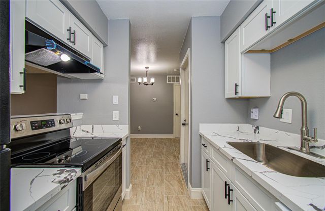 8421 Hearth Drive 31, Houston, TX 77054