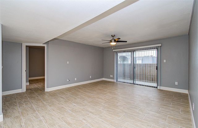 8421 Hearth Drive 31, Houston, TX 77054