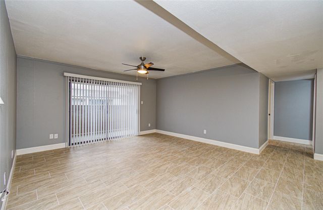 8421 Hearth Drive 31, Houston, TX 77054