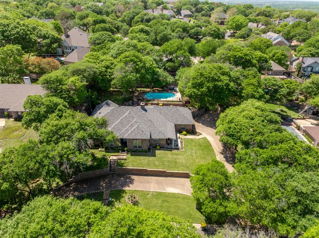 409 Shadow Mountain Drive, Woodway, TX 76712