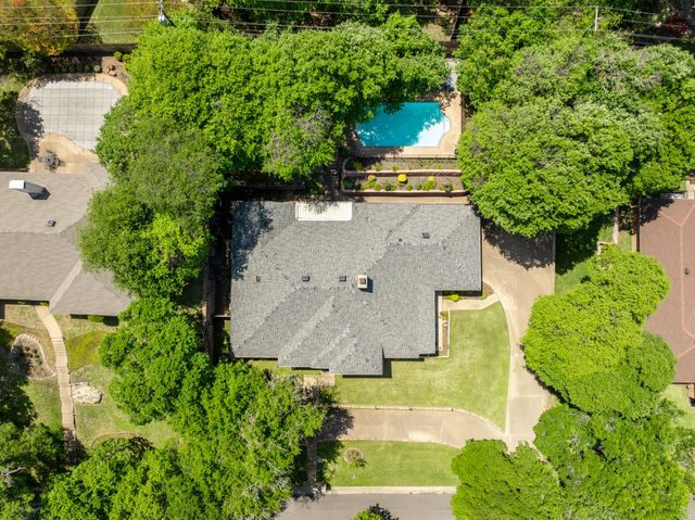 409 Shadow Mountain Drive, Woodway, TX 76712