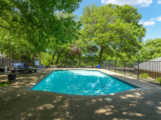 409 Shadow Mountain Drive, Woodway, TX 76712