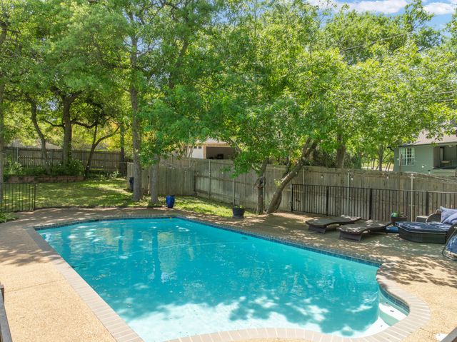 409 Shadow Mountain Drive, Woodway, TX 76712