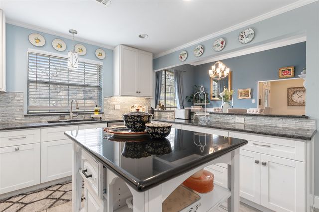 409 Shadow Mountain Drive, Woodway, TX 76712