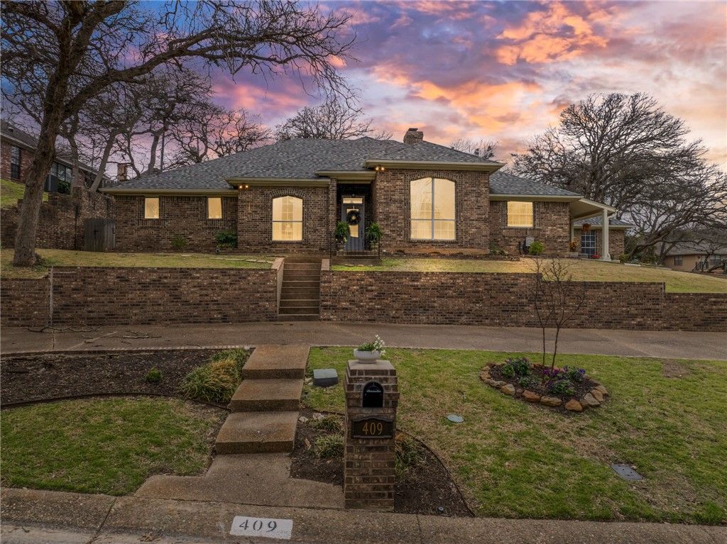 409 Shadow Mountain Drive, Woodway, TX 76712