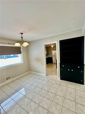 33 Wedgewood Dr, Gates, NY 14624